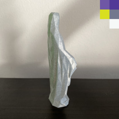 Virgen Maria estilo poligonal 3D acabado granito
